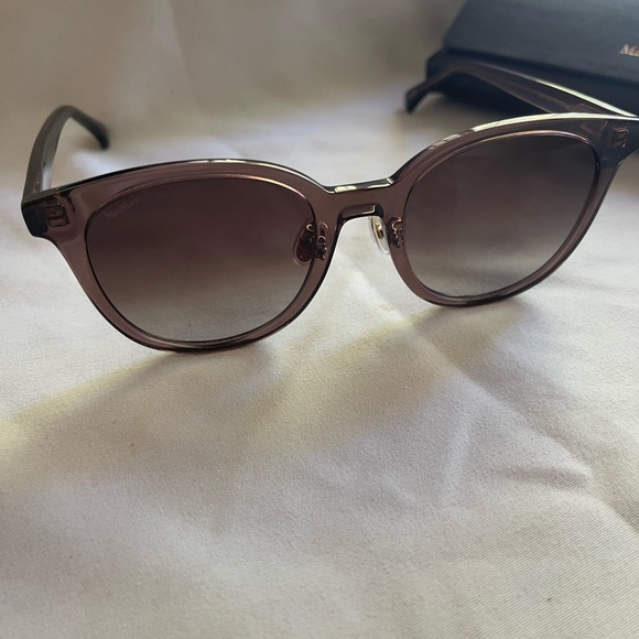 Stylish MAX MARA Brown Sunglasses - Picture 4 of 7